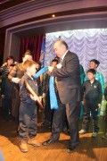 Шилдэг унаач болж ээжийгээ баярлууллаа