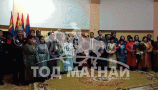 Дорноговийн Алдартууд цолоо авлаа