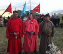 Өлгийн наадмын хүчит бөхчүүд