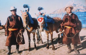 Сайн хүлэг эзнээ уяач болгож, эрхэм алдарт хүргэдэг