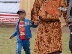 УРАЛДААНЧ Х.ОДБАЯР: БИ МОРИО ЯАЖ ДАВХИУЛАХАА МЭДНЭ